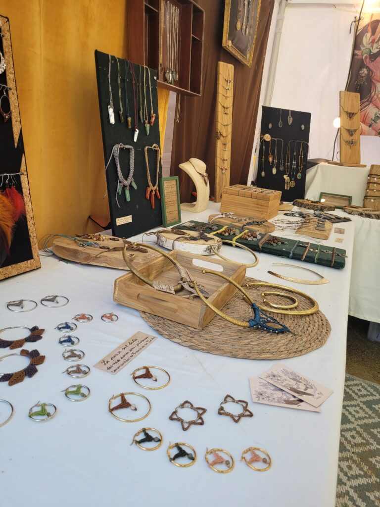 Tsarabe stand mona quatique